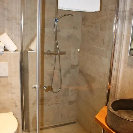 Bergwaldsee Velden am Woerthersee Room photo